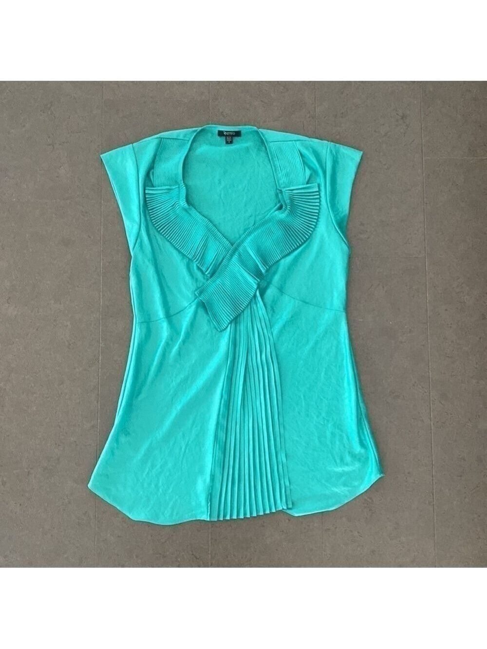 TEENFLO blouse size 4